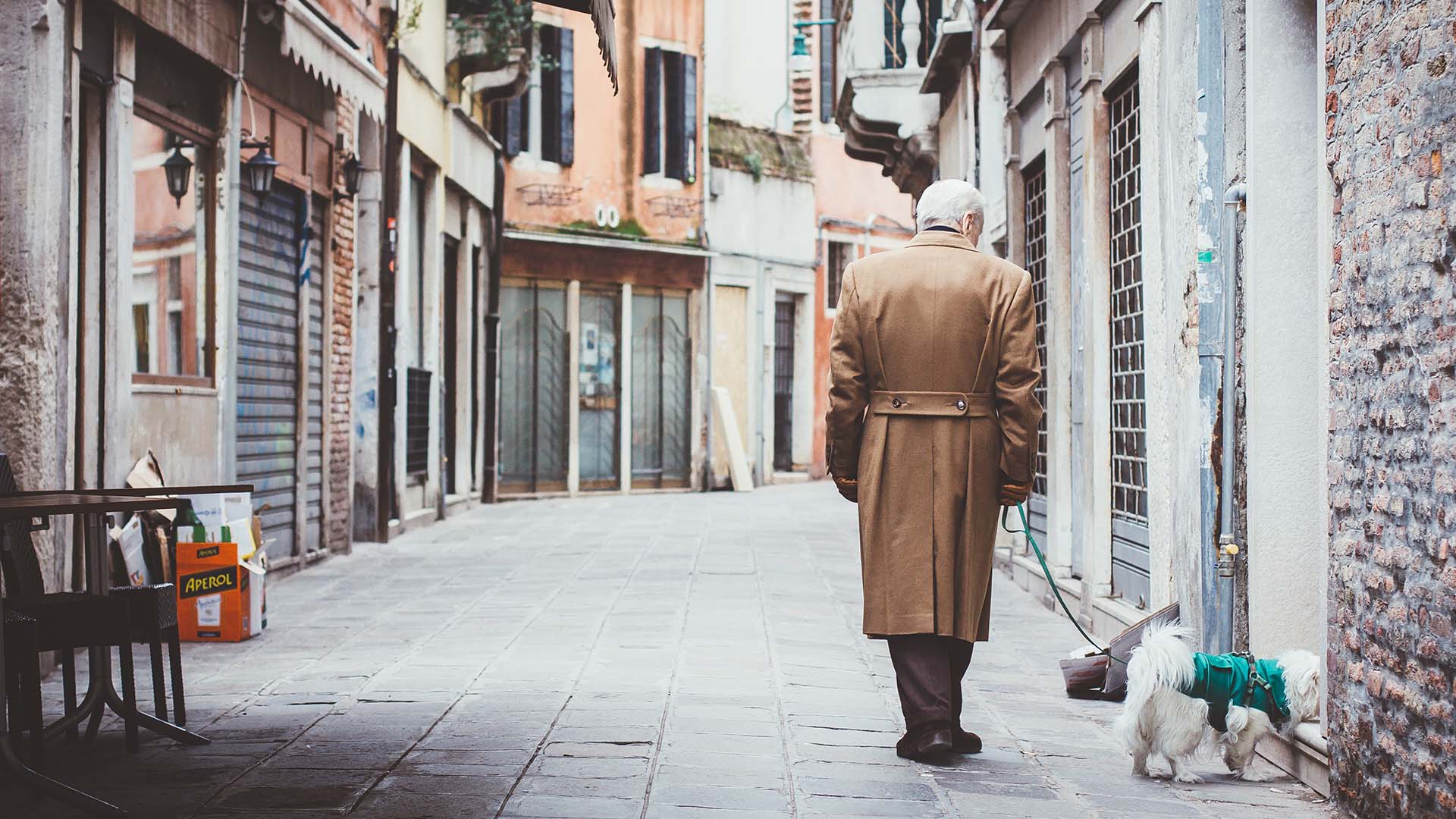 Permitir que las personas mantengan la independencia y una alta calidad de vida para los adultos mayores requiere planes de acción integrados en todas las ciudades