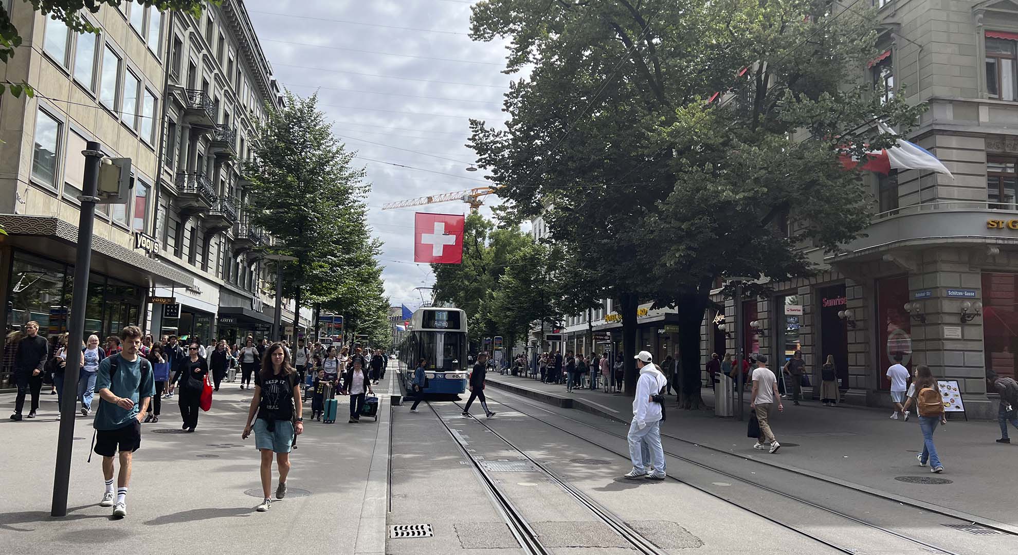 Zurich tram. Bahnhofstrasse. Photo © Francisco Alaniz Uribe