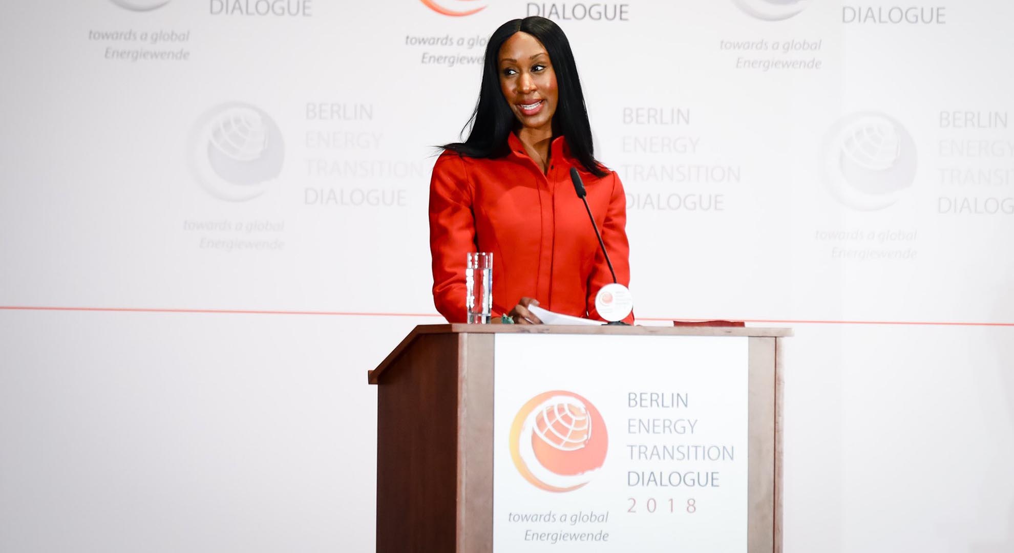 La fundadora de Bakulu Power, Lucia Bakulumpagi-Wamala, durante la conferencia de Berlin Energy Transition Dialogue en 2018. Foto cortesía de Lucia Bakulumpagi-Wamala.
