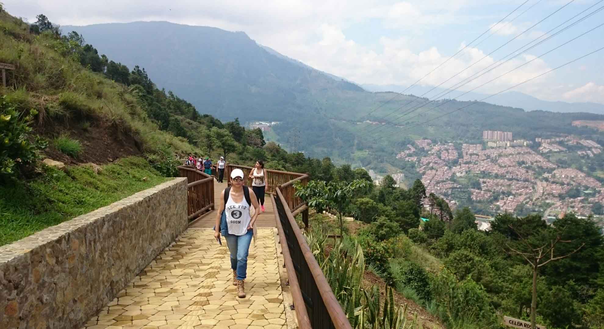 A view of the Green Belt in Medellín. Photo via cinturonverde.files.wordpress.com